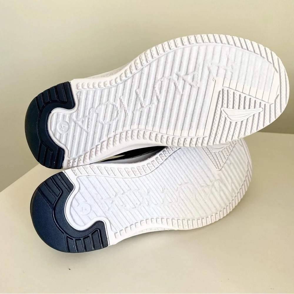 Nautica Boy’s Dark Blue Sneakers - Picture 5 of 6